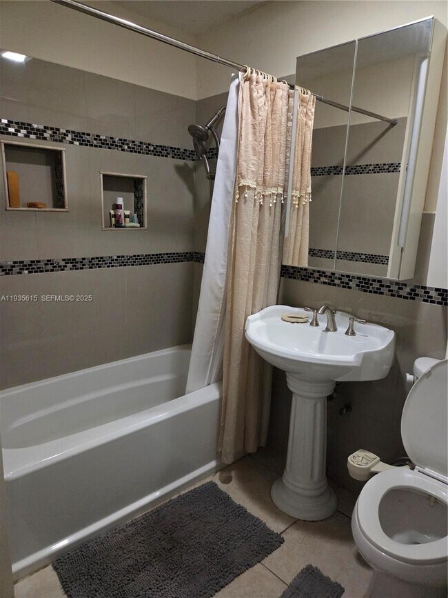 Building Photo - 301 SW 5th St