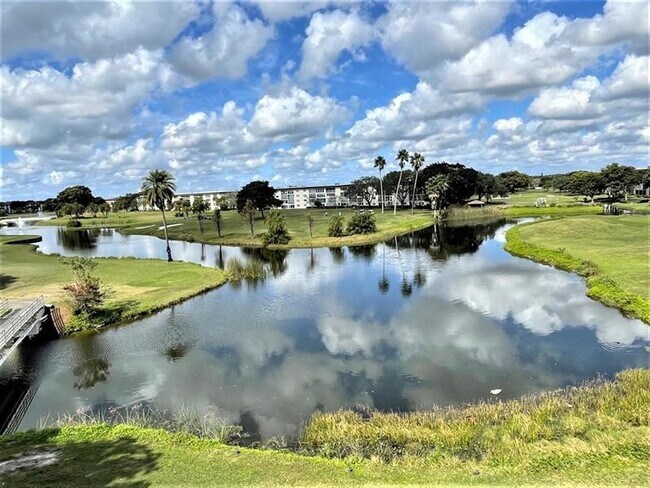 Building Photo - 4701 Martinique Dr