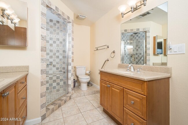 Building Photo - 6610 W McKinley St