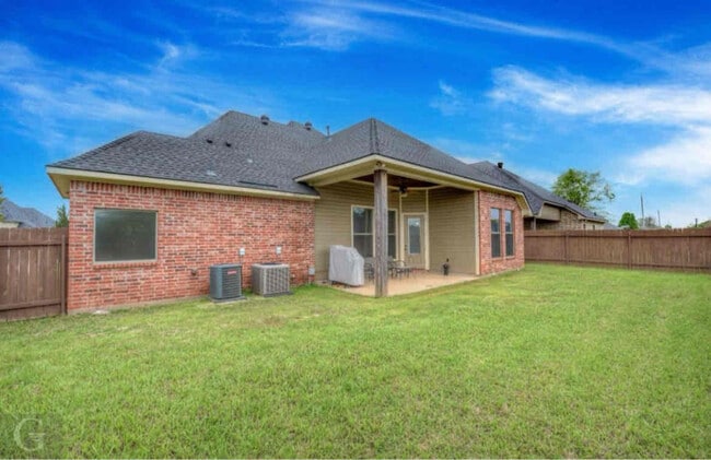 Building Photo - 5105 Tensas Dr