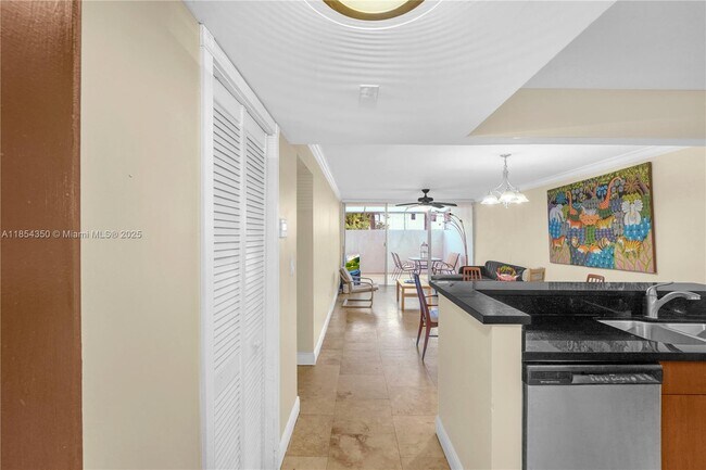 Building Photo - 10825 SW 112th Ave