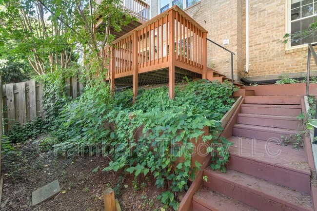 Building Photo - 2170 Kings Garden Way