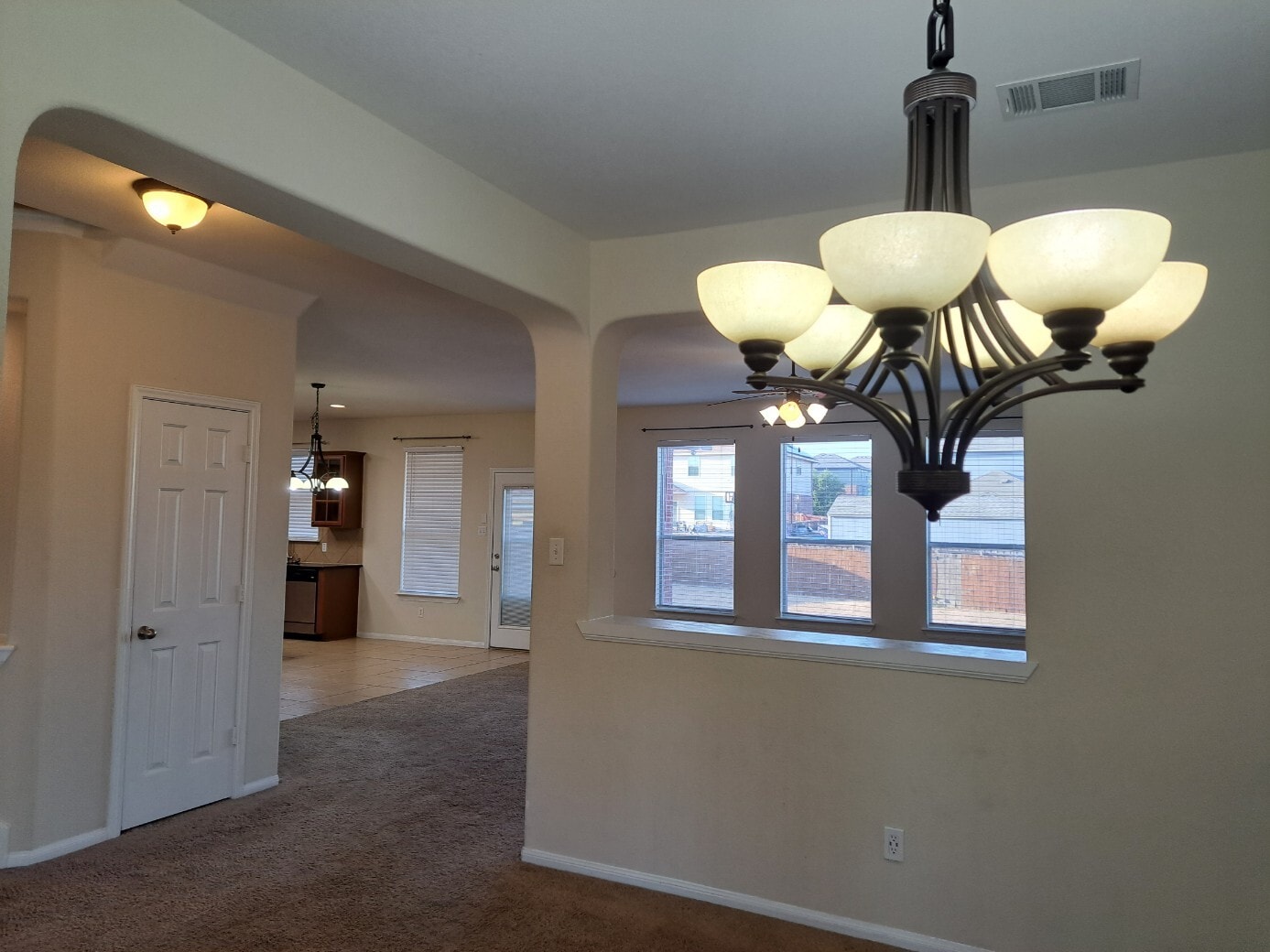 Building Photo - 829 Kachina Loop