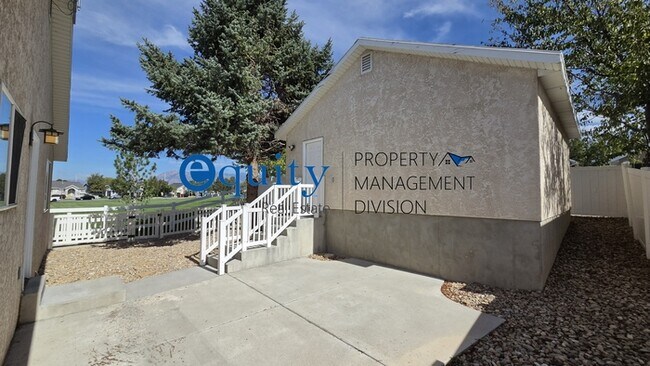 Building Photo - 11851 Poultry Dr