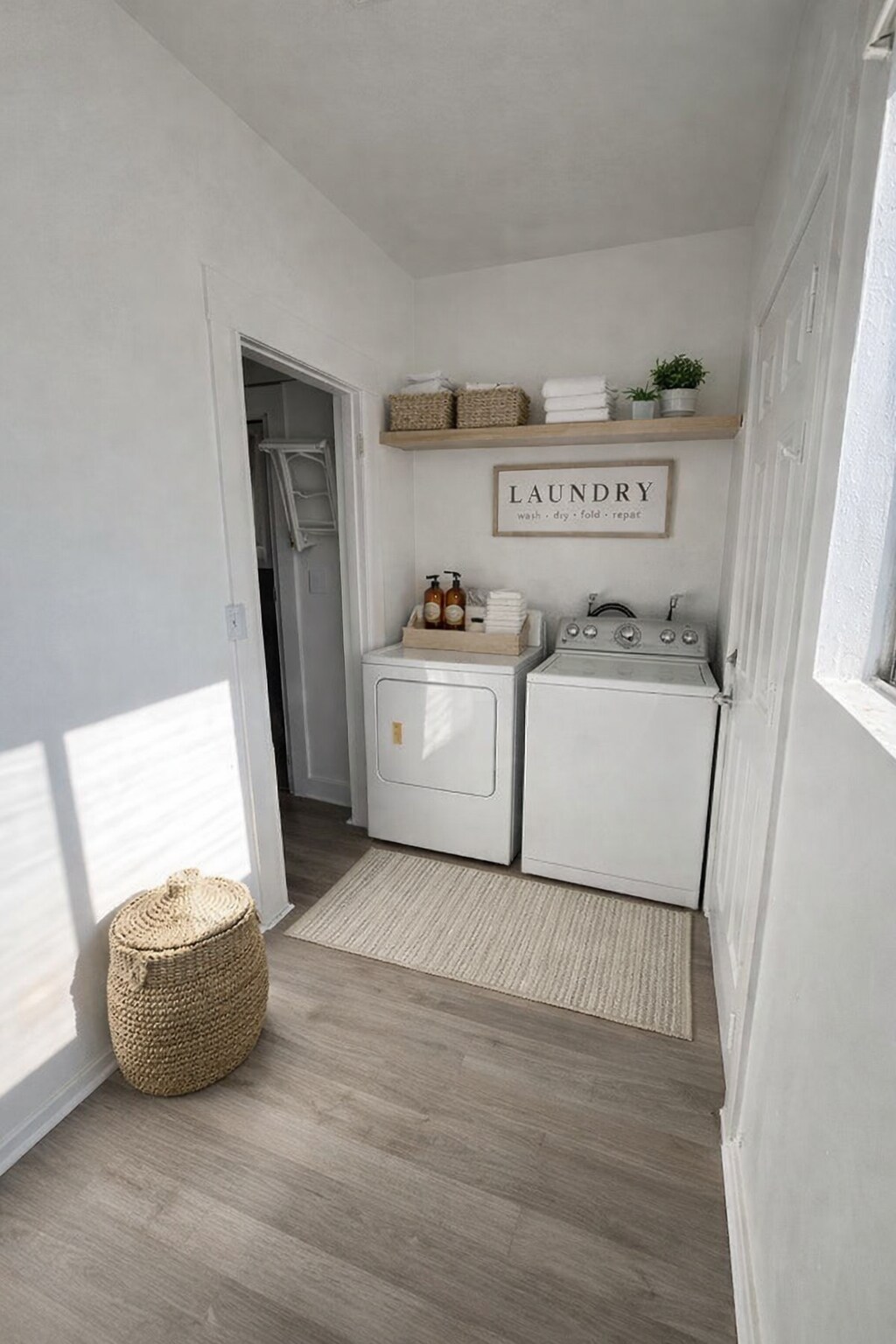 Building Photo - 127 S B St