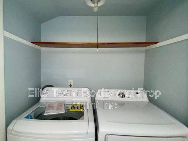 Building Photo - 4657 Old Lantern Way