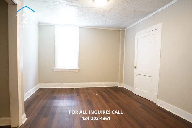 Building Photo - Comfortable 3BR Lynchburg Duplex with Easy Access to City Amenities