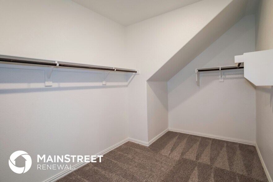 Building Photo - 2116 Bellatrix Dr