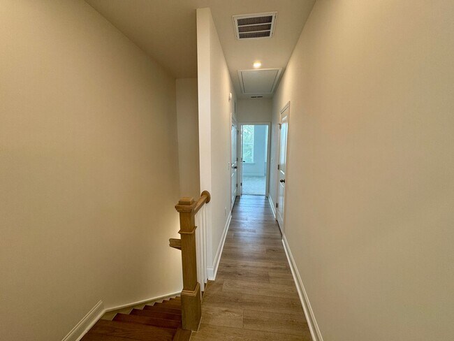 Building Photo - Brand New 3BR/3.5 Bath Townhouse in South ...