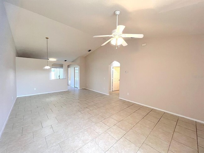 Building Photo - 14 Buttonwood Ln