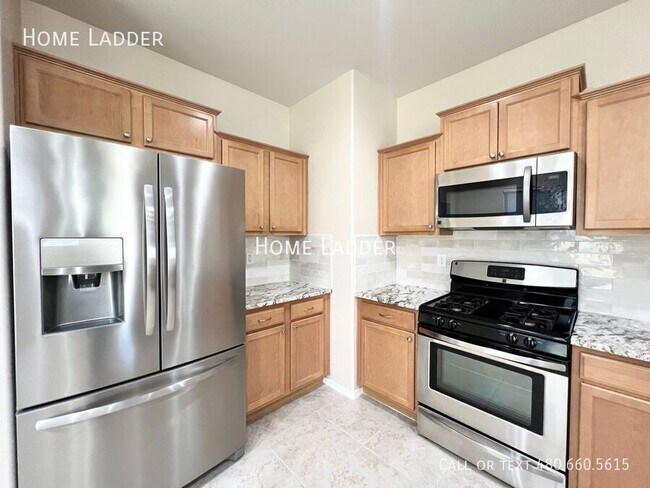 Building Photo - 2523 N Pecos Dr
