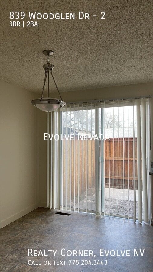 Building Photo - 839 Woodglen Dr