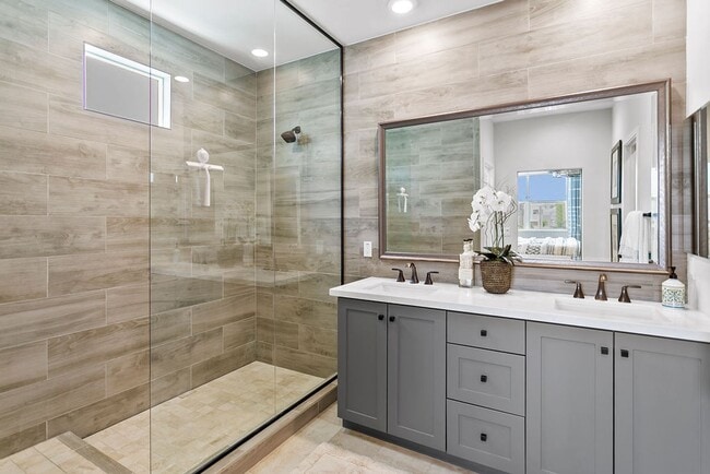 Building Photo - FURNISHED MODEL TOWNHOME IN HOA COMMUNITY