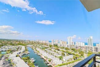 Building Photo - 2500 Parkview Dr