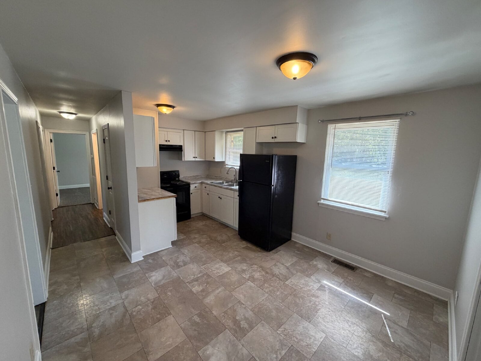 Building Photo - 335 Woodale Dr