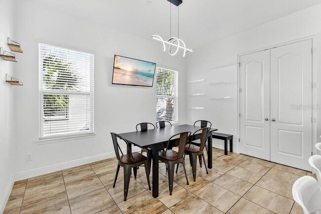 Building Photo - 8443 Karrer Ter