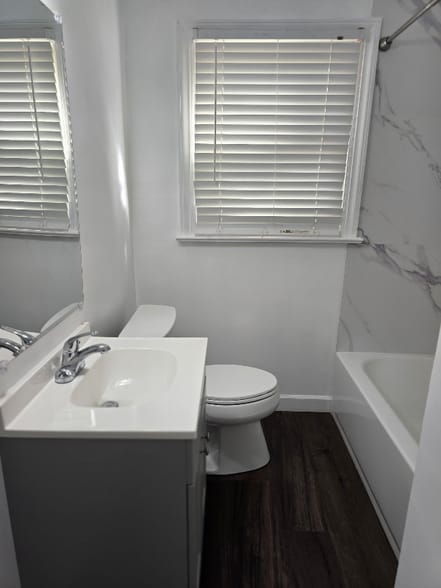 Building Photo - 1433 Picadilly St