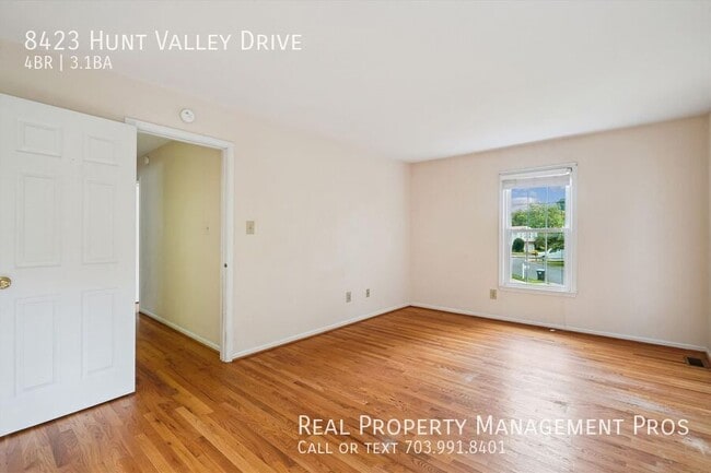 Building Photo - 8423 Hunt Valley Dr