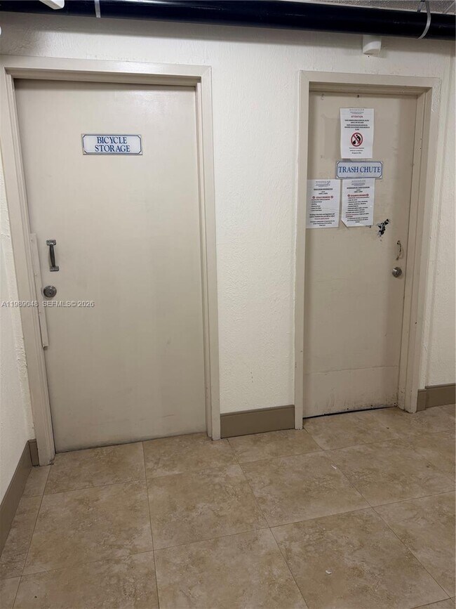 Building Photo - 16851 NE 23rd Ave