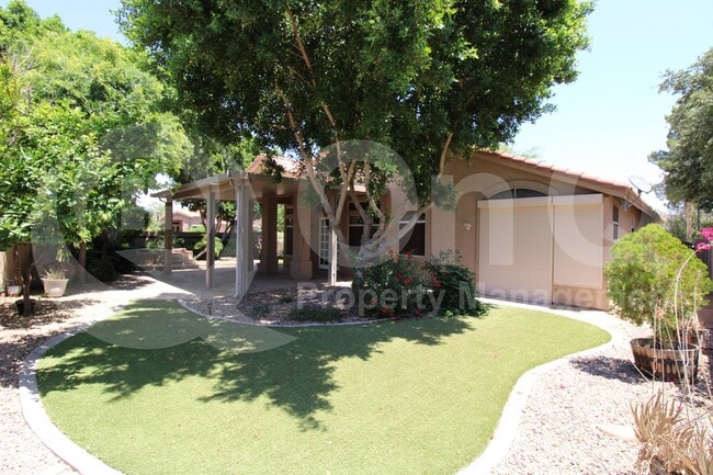 Building Photo - 5997 W Aurora Dr