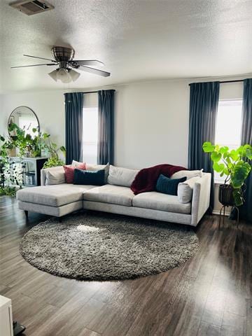 Building Photo - 1308 Divine Dr