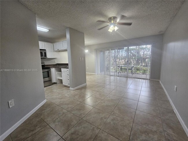 Building Photo - 14107 Glenmoor Dr