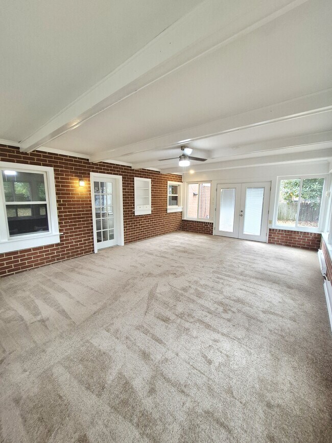 Building Photo - 97 Waterview Dr