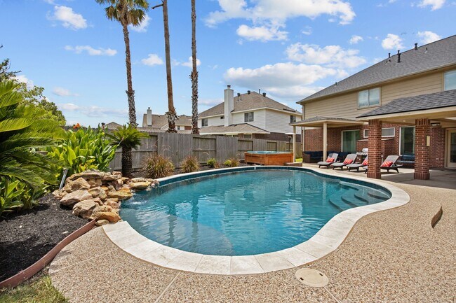 Building Photo - 20215 Water Dance Ct