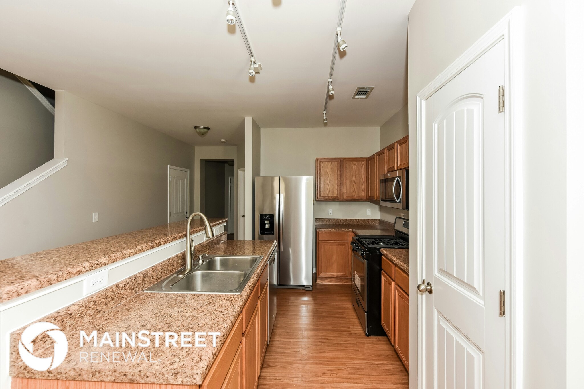 Building Photo - 2015 Lincoln Rd