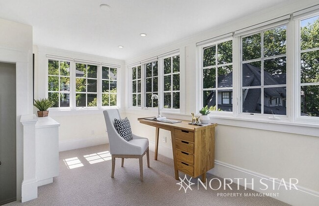 Building Photo - Live in a National Historic Home