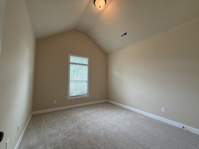 Building Photo - 1012 Scarlet Woods