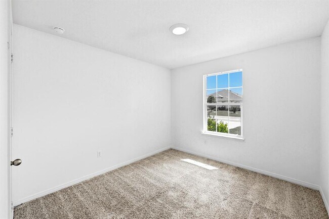 Building Photo - 120 Loon Dr