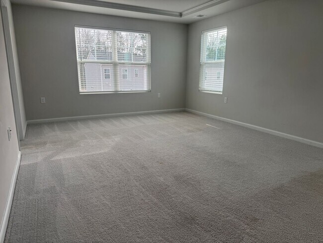 Building Photo - Beautiful & Spacious Home for Rent