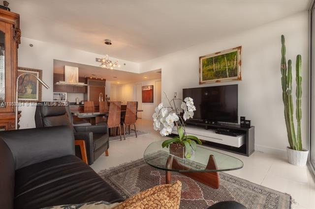 Building Photo - 495 Brickell Ave