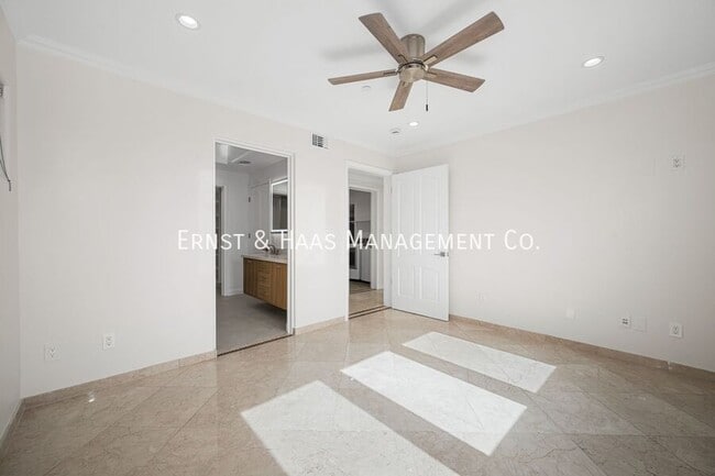 Building Photo - 1724 Bluff Pl