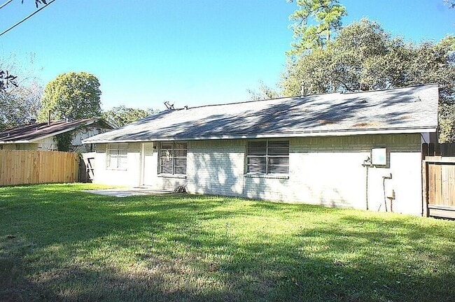 Building Photo - 2618 Tinechester Dr