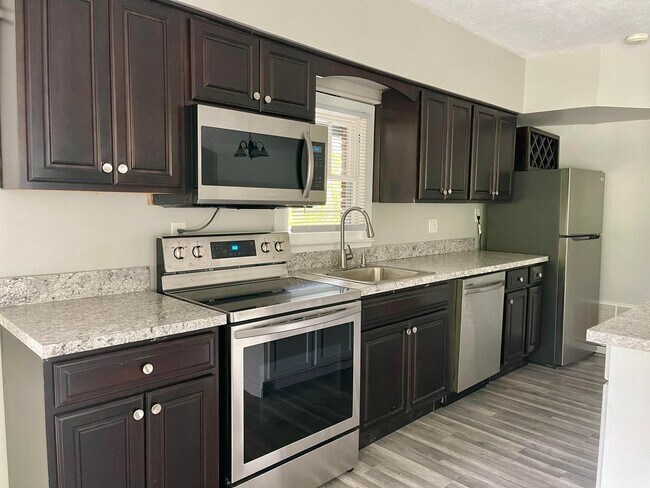 Building Photo - Move-In March & Get 50% Off Your First Month! Charming 2-Bed Northside Home!