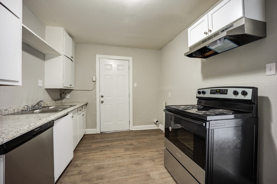 Building Photo - 2000 S U St