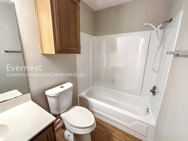 Building Photo - PROMO: Get 50% off the first month’s rent when you sign the lease today!  / 4 Bed, 2.5 Bath with ...