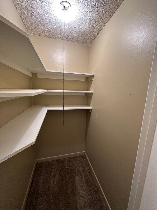 Building Photo - 2409 Talmadge Pl