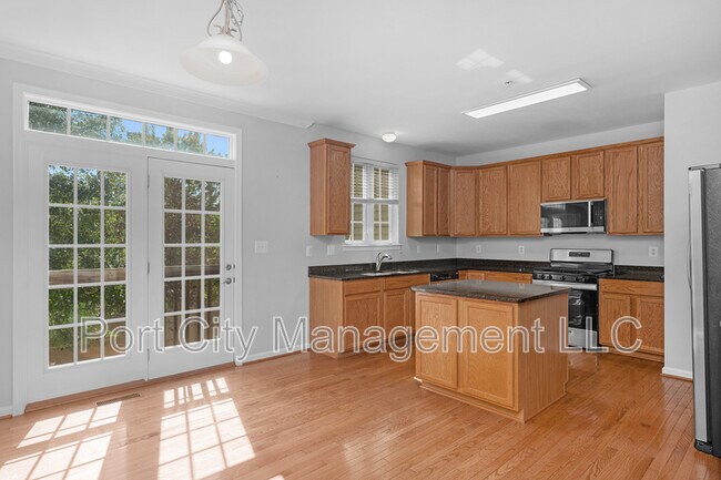 Building Photo - 905 Hall Station Dr