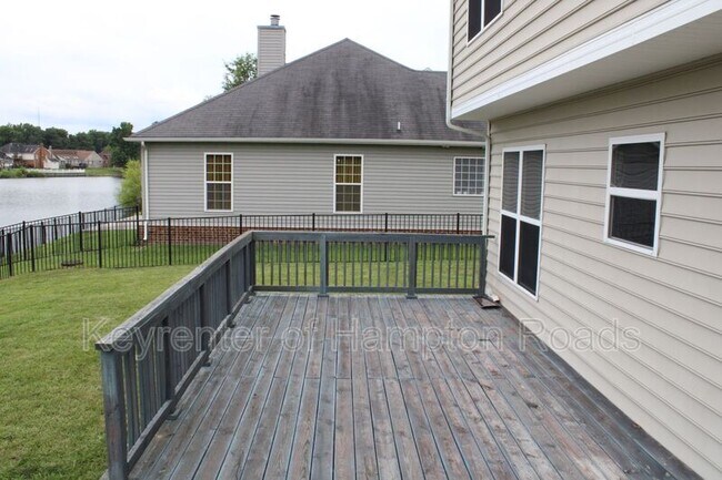 Building Photo - 3901 Grand Isle Dr