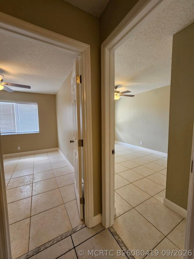 Building Photo - 4876 Orleans Ct