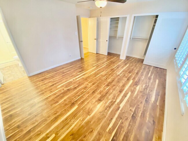 Building Photo - SPACIOUS SINGLE-STORY HOME 3 BEDROOM & 3 B...