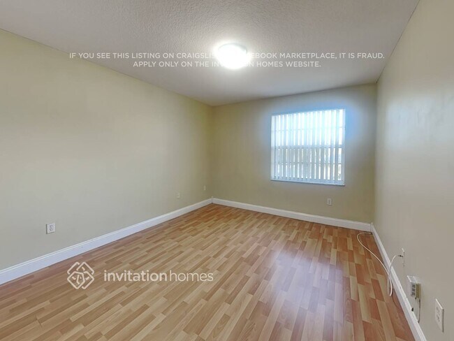 Building Photo - 15933 NW 16th Ct