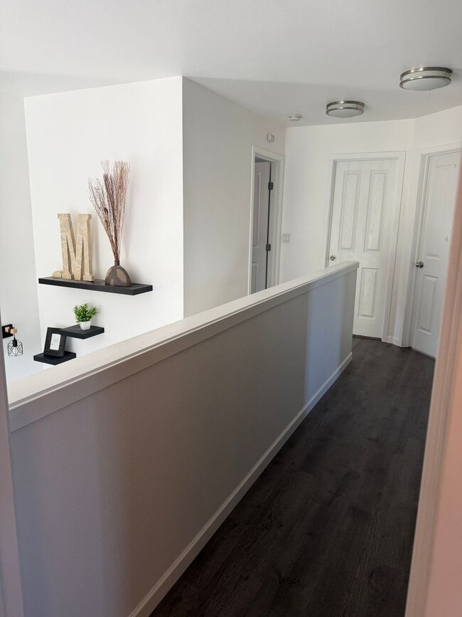 Building Photo - 4-Bedroom Corner-Lot Home | Central A/C | Carpet-Free Living | Walk to Schools, Parks and Cedar R...