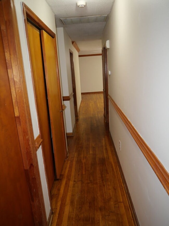 Building Photo - 1642 Wingfield Dr