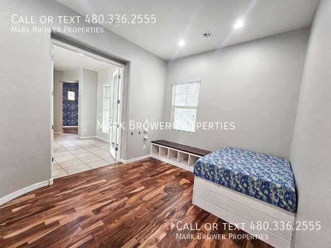 Building Photo - 3345 E Indigo St