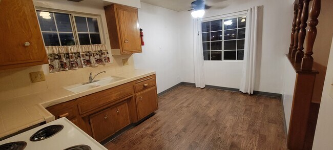 Building Photo - 2229 Hendricks Ave
