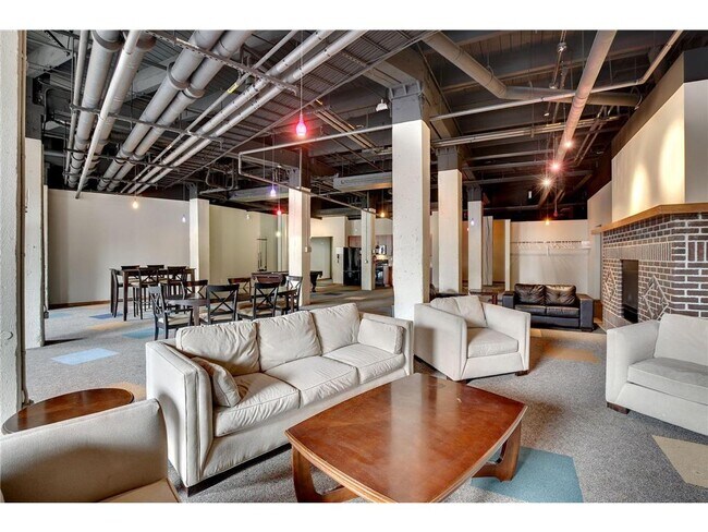 Building Photo - 404 N Washington Ave